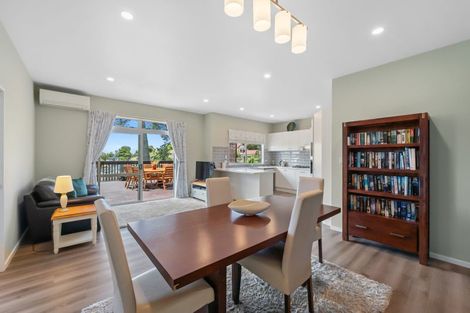 Photo of property in 17 Bushglen Court, Browns Bay, Auckland, 0630