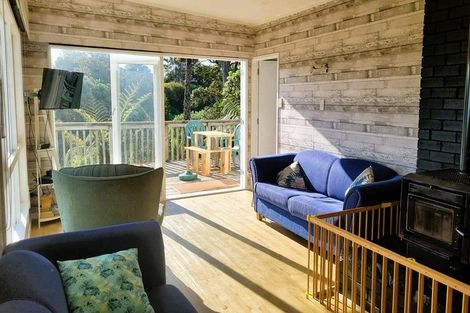 Photo of property in 12 Takarei Terrace, Mokau, 4376
