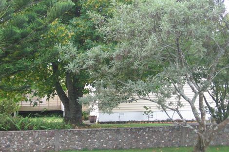 Photo of property in 18 Sunray Avenue, Titirangi, Auckland, 0604