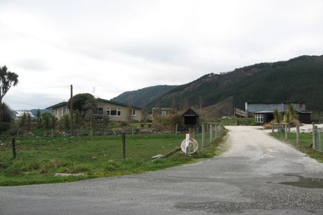 Photo of property in 181 Fairfax Street, Murchison, 7007