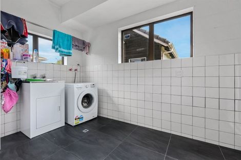 Photo of property in 15 Sawtell Place, Northcote, Christchurch, 8052