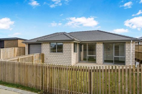 Photo of property in 75 Waruhia Crescent, Rototuna North, 3281