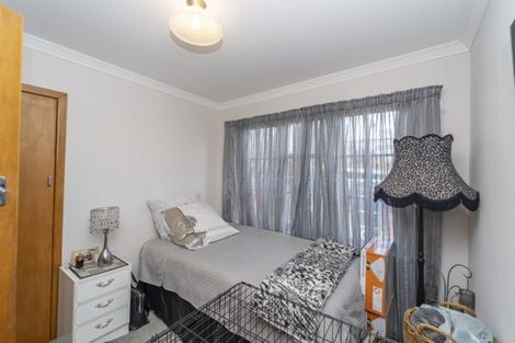 Photo of property in 30 Oxford Street, Martinborough, 5711