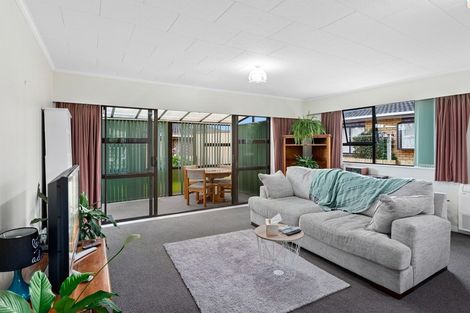 Photo of property in 1 Nikau Place, Otaki, 5512