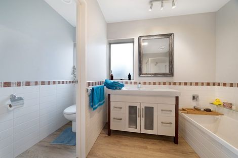 Photo of property in 2/18a Clayburn Road, Glen Eden, Auckland, 0602