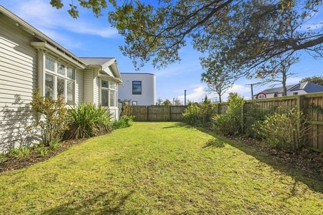 Photo of property in 124 Edward Avenue, Edgeware, Christchurch, 8013