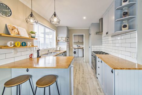 Photo of property in 65 Anglesea Avenue, Parklands, Christchurch, 8083