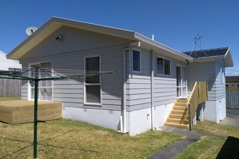 Photo of property in 1/45 Everglade Drive, Goodwood Heights, Auckland, 2105
