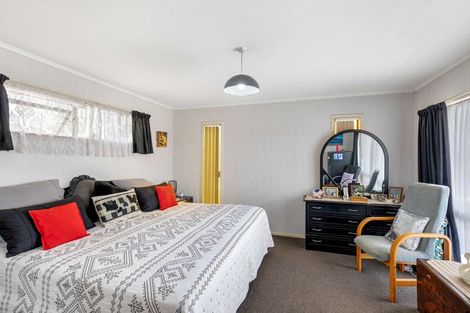 Photo of property in 32 Kirby Street, Glendene, Auckland, 0602