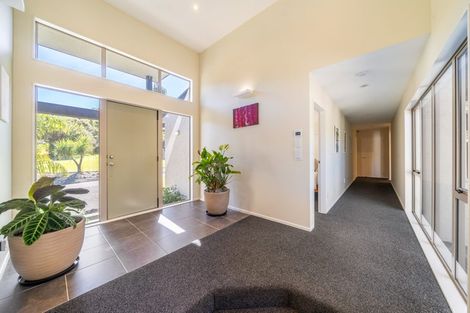 Photo of property in 41 Mount Marua Way, Timberlea, Upper Hutt, 5018