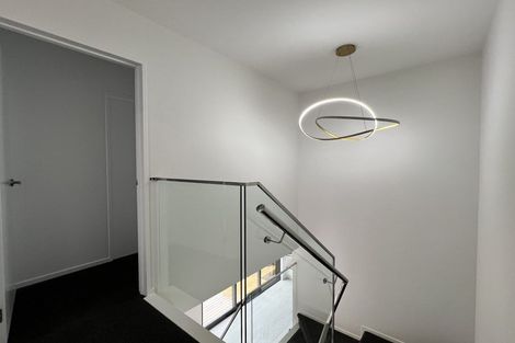 Photo of property in 105a Bond Crescent, Forrest Hill, Auckland, 0620