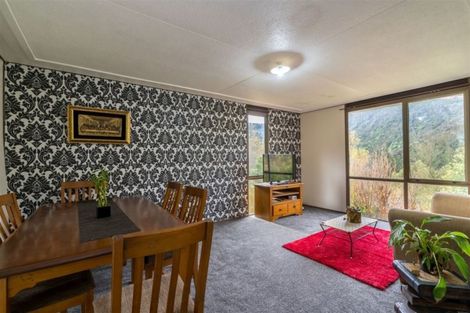 Photo of property in 67 Village Loop Road, Waipori Falls, Outram, 9073