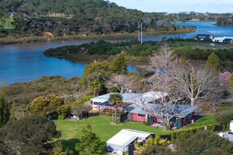 Photo of property in 51 Kent Terrace, Riverhead, 0820