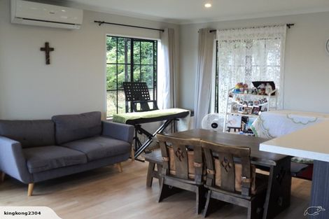 Photo of property in 8a Diosma Place, Botany Downs, Auckland, 2010