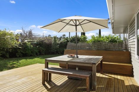 Photo of property in 19 Koru Street, Mangere Bridge, Auckland, 2022