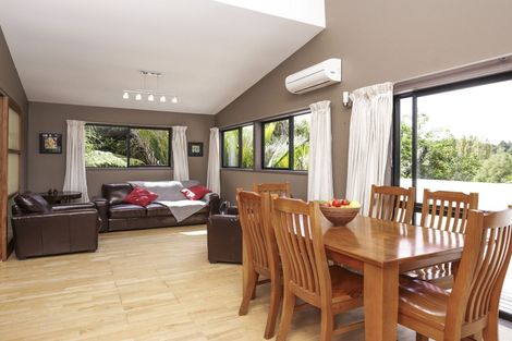 Photo of property in 167 Woodlands Park Road, Titirangi, Auckland, 0604
