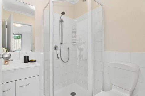 Photo of property in 16 Barnea Circle, Glen Eden, Auckland, 0602