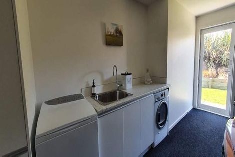 Photo of property in 33 Golf Vue Place, Castlecliff, Whanganui, 4501