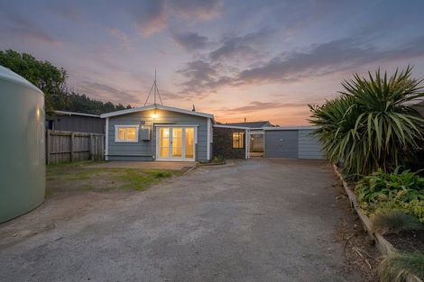 Photo of property in 16 Hydrabad Drive, Waitarere Beach, Levin, 5510
