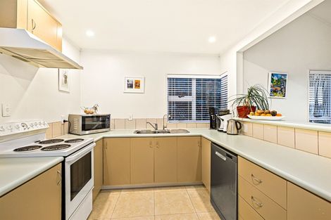 Photo of property in 3/63 College Road, Northcote, Auckland, 0627