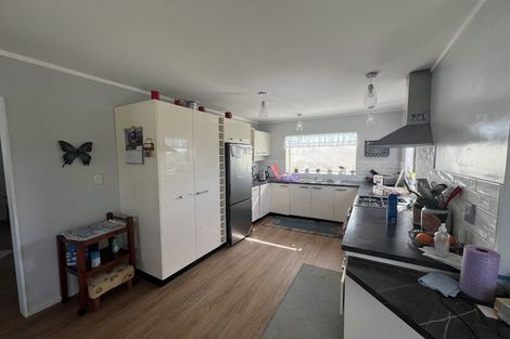 Photo of property in 1361b Whangaparaoa Road, Army Bay, Whangaparaoa, 0930