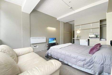 Photo of property in Sharella Living, 20 Glenmore Street, Thorndon, Wellington, 6011