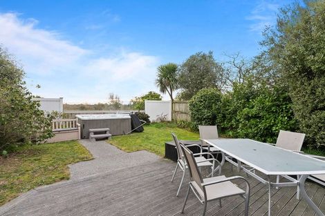 Photo of property in 56 Blue Gum Place, New Brighton, Christchurch, 8083