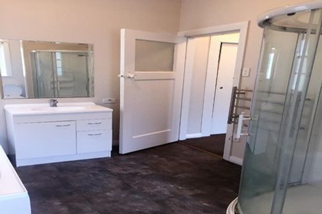 Photo of property in 9 Upper Lewisville Terrace, Thorndon, Wellington, 6011