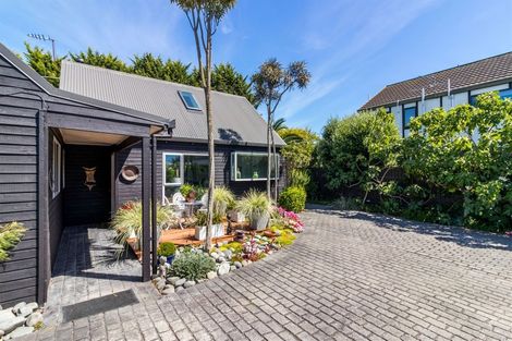 Photo of property in 49a Strowan Road, Strowan, Christchurch, 8052