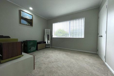 Photo of property in 6 Veagh Place, Highland Park, Auckland, 2010