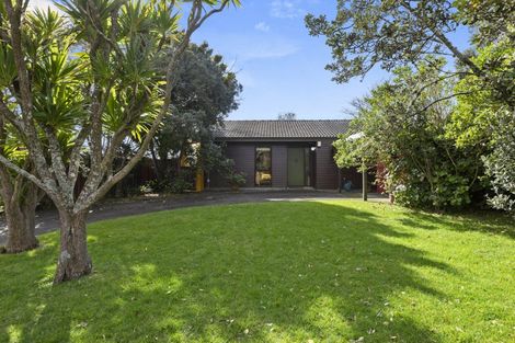 Photo of property in 9 Warden Place, Mangere Bridge, Auckland, 2022