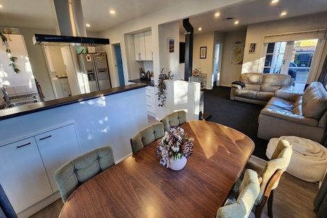 Photo of property in 90 Retreat Road, Avonside, Christchurch, 8061