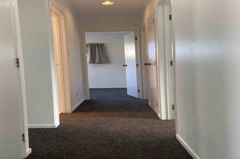 Photo of property in 2/19 Tane Street, New Lynn, Auckland, 0600