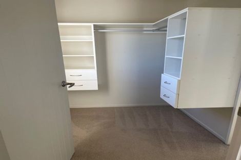 Photo of property in 18 Mulroy Place, Pinehill, Auckland, 0632