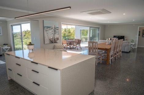 Photo of property in 116 Stratford Drive, Cable Bay, 0420