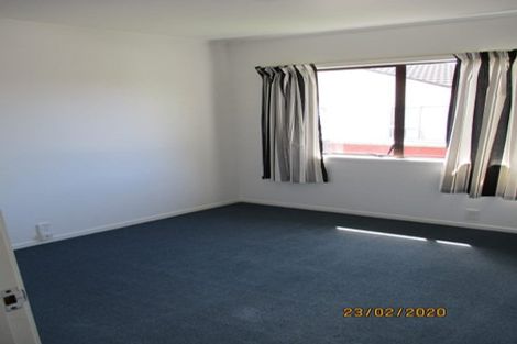 Photo of property in 2/2 Tacitus Place, Totara Vale, Auckland, 0629