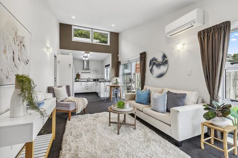 Photo of property in 16a Lincoln Avenue, Tawa, Wellington, 5028