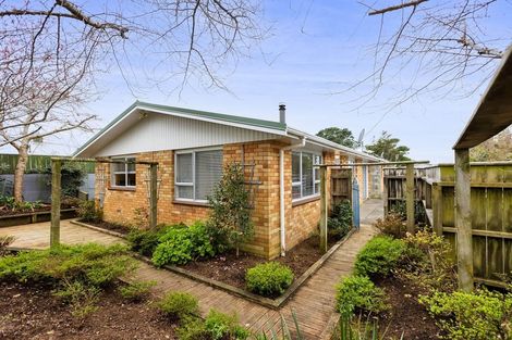 Photo of property in 2/6 Hood Place, Spotswood, New Plymouth, 4310