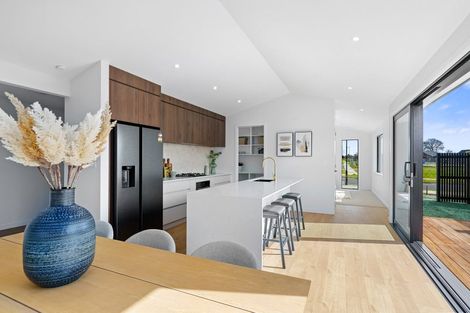 Photo of property in 14a Rose Leigh Drive, Cambridge, 3434