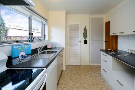 Photo of property in 2/47 Prince Regent Drive, Half Moon Bay, Auckland, 2012