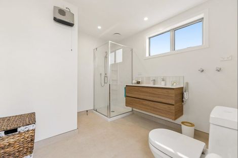 Photo of property in 3/28 Chartwell Avenue, Glenfield, Auckland, 0629