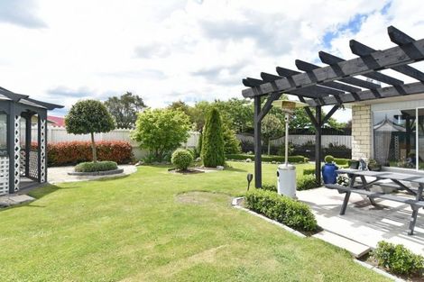 Photo of property in 8 Doggett Place, Rangiora, 7400