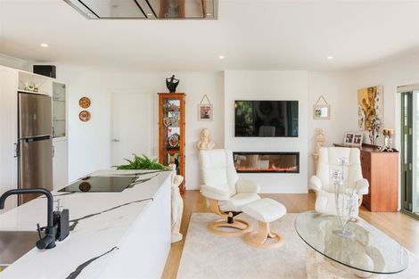 Photo of property in 121 Cashmere Drive, Fitzherbert, Palmerston North, 4410