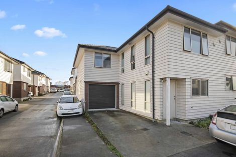 Photo of property in 13 Akeake Lane, Manurewa, Auckland, 2102