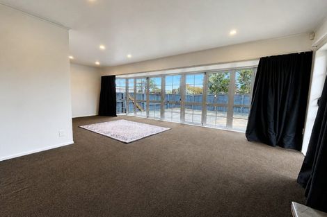 Photo of property in 43 Hallberry Road, Mangere East, Auckland, 2024