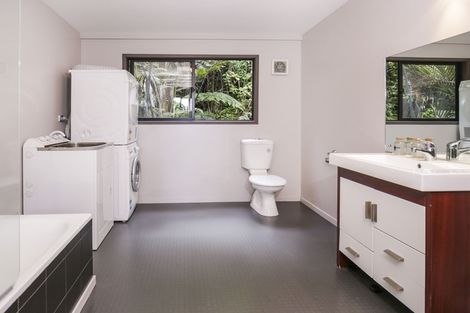Photo of property in 167 Woodlands Park Road, Titirangi, Auckland, 0604