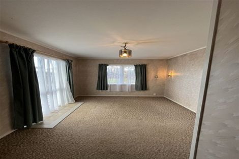 Photo of property in 1 Rewarewa Road, Te Atatu Peninsula, Auckland, 0610