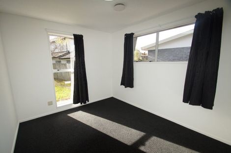 Photo of property in 6a Auburn Avenue, Upper Riccarton, Christchurch, 8041