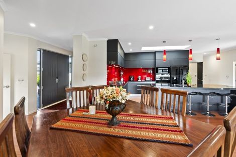 Photo of property in 5 Links Drive, Waiwhakaiho, New Plymouth, 4312