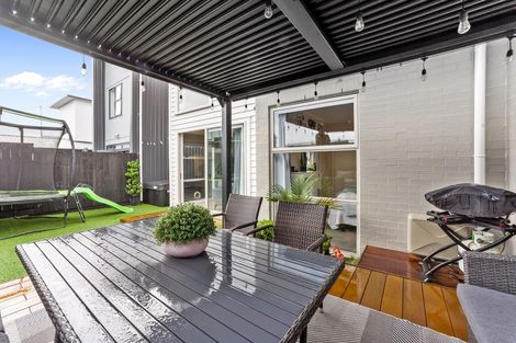 Photo of property in 73 Glidepath Road, Hobsonville, Auckland, 0616